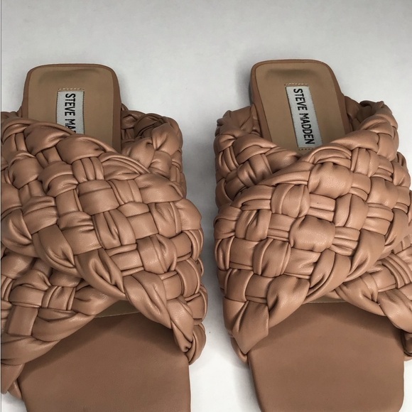 STEVE MADDEN Marina Slide Sandal in Light Brown. - Picture 4 of 16